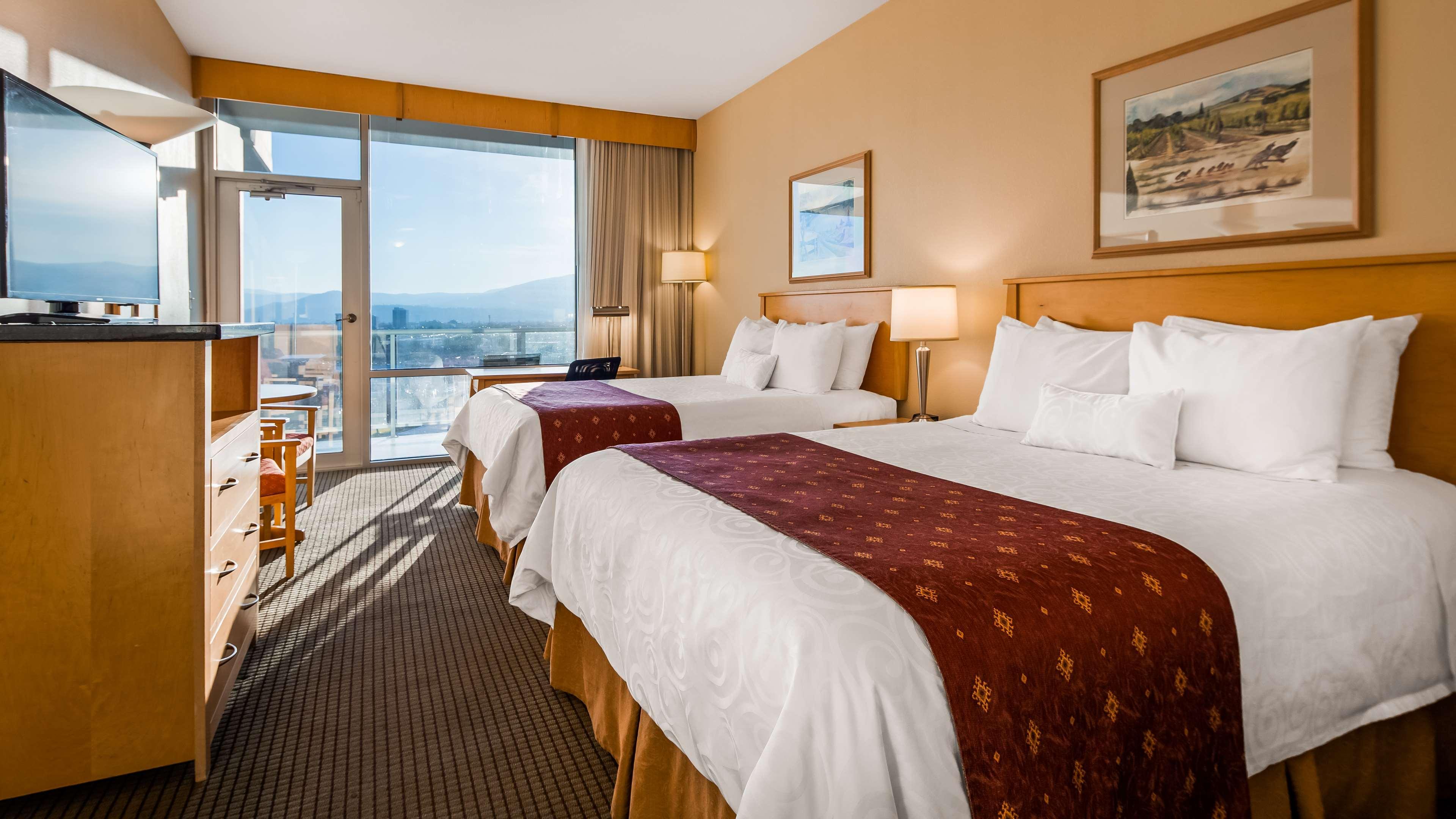 Best Western Plus Kelowna Hotel & Suites Екстериор снимка